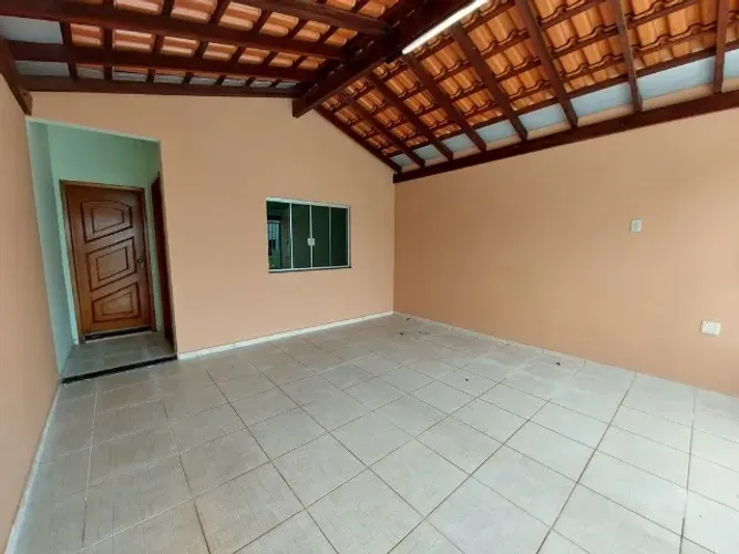 - Casa na Divinéia