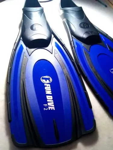 Nadadeira Fechada Fun Dive F2 - Nova - R$ 180,00