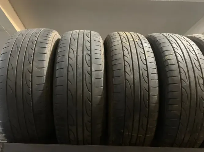 Pneu Dunlop 185/65/15 70 % de vida