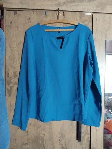 Roupas femininaG troco por bonecas barbie)