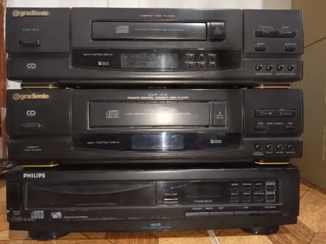 Cd player antigo 