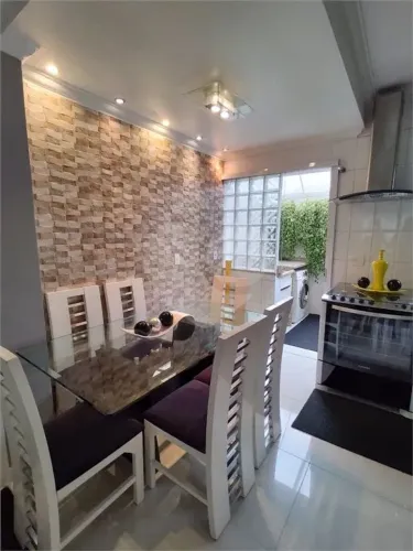 Condomínio com 2 quartos à venda em Vila Bertioga - SP