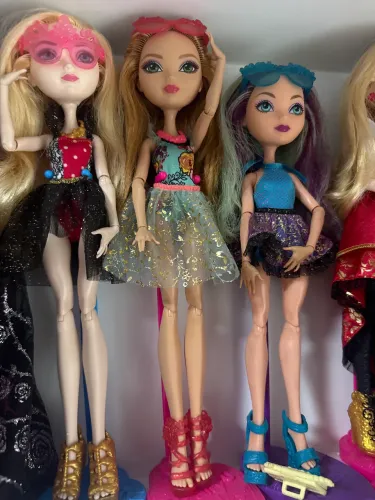3 Bonecas ever after high