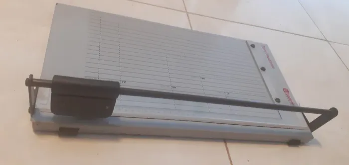 Serrilhadeira Lessane