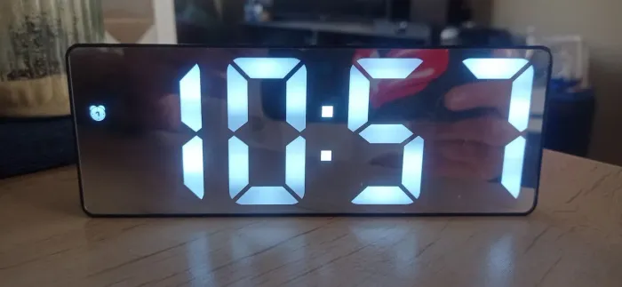 Relógio Digital Moderno para Decorar sua Casa
