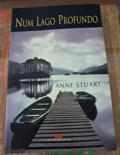 Num Lago Profundo