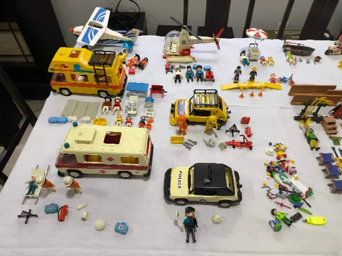 Lote com 15 Playmobil anos 90 Estrela Geobra