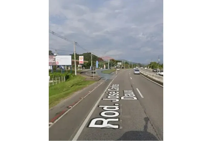 Galpão Versátil em Florianópolis: Locação Ideal!