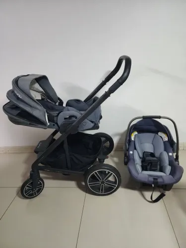 Carrinho de bebê mais bebê conforto nuna