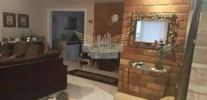 Sobrado com 3 Casas Idependentes para Comprar, 300m² - Vila Metalúrgica, Santo André/SP.
