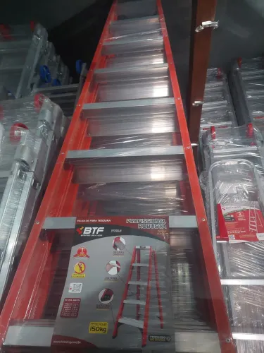 Escada de Fibra Tesoura Duplo Acesso 11 Degraus 