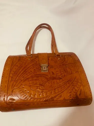 Maleta / Bolsa em couro trabalhado -Vintage 