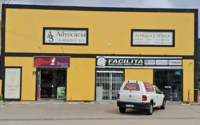 ALUGO 02 SALAS COMERCIAIS  60m² CADA no Rio Vermelho