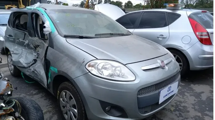 SUCATA FIAT PALIO ATTRACTIVE 1.0 2013