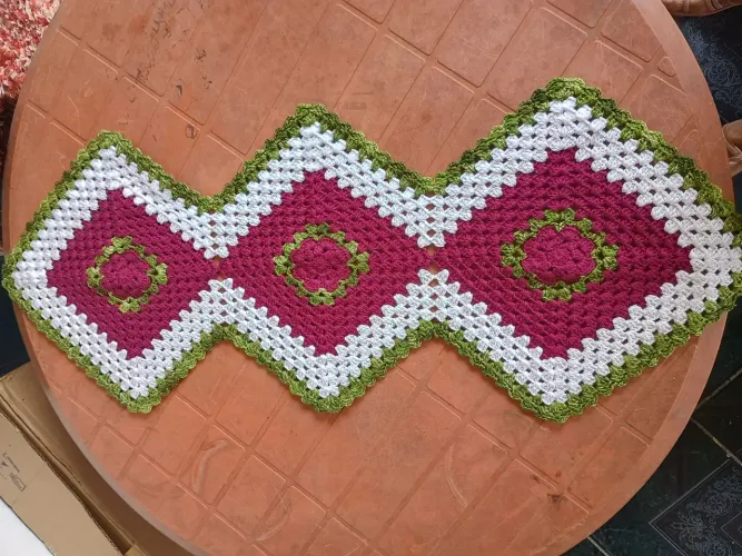 Caminho de Mesa em Crochê Artesanal