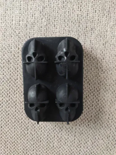 Forma de Gelo caveira ?