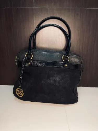 Bolsa em couro preta Arezzo