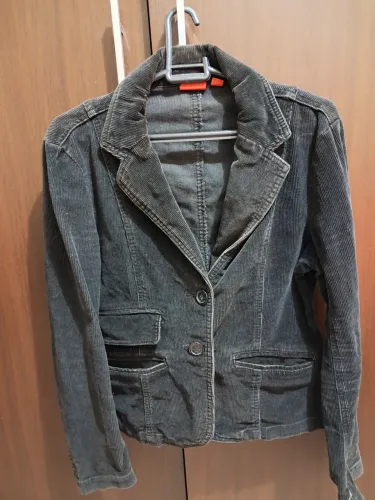 Blazer de veludo cotelê cinza