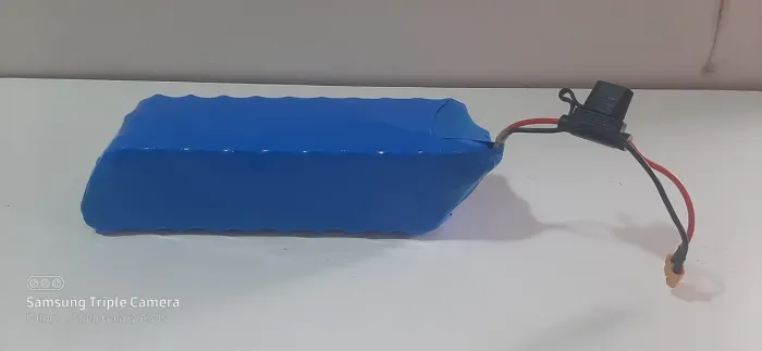 Bateria de lítio 48v 15ah + case removível + carregador