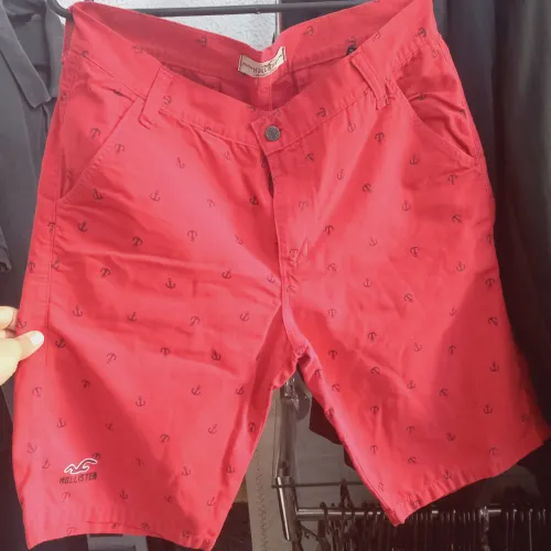Bermuda Vermelha Hollister com Ancora