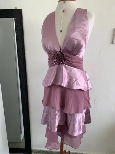 Vestido babados cetim floral 