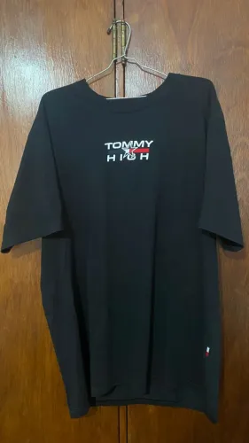 Camiseta High x Tommy Preta M