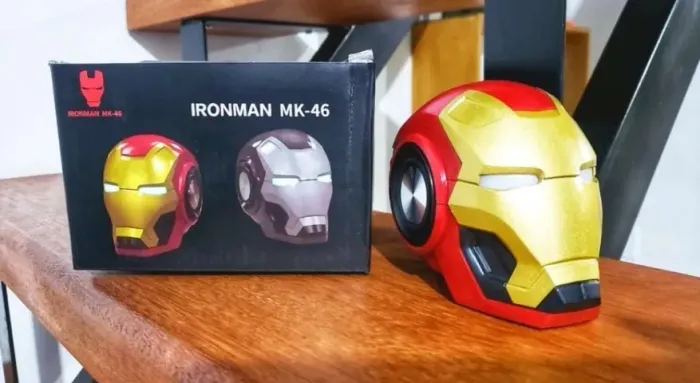 Caixa de Som Homem de Ferro MK 46 Bluetooth FM Cartão de Memoria Luz nos Olhos Exclusiva