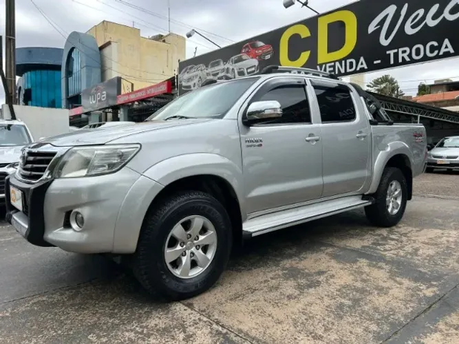 Toyota Hilux CD SRV D4-d 4X4 3.0 TDI Diesel AUT 2012