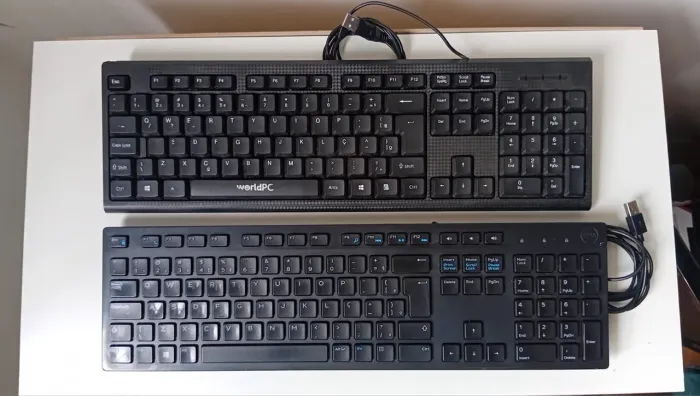 Kit com 2 Teclado USB com Fio Usado e em Ótimo Estado