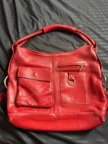 Bolsa de Ombro Vermelha em Couro