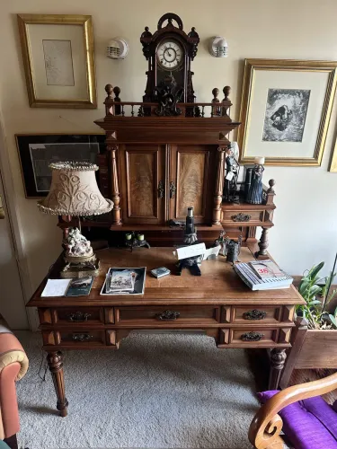 Escrivaninha antiga de madeira maciça - peça da família