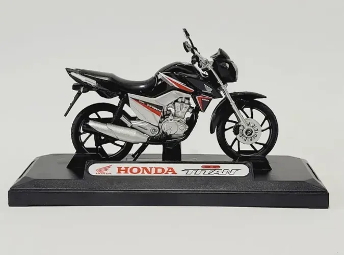 Miniatura Honda Titan 2016 / Preta - 1:18 Califórnia Toys