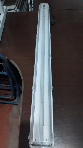 Lote com 400 luminárias semi nova com duas lampadas de led