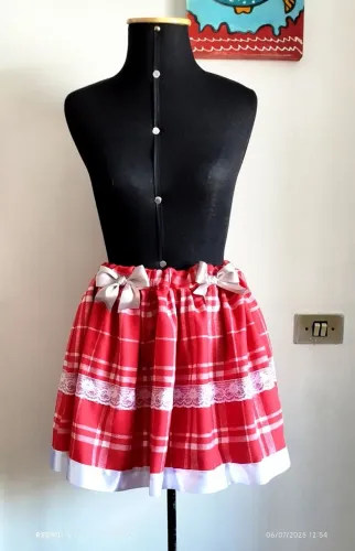 Saia xadrez flanelada com detalhes em renda