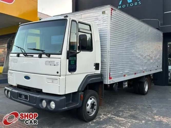 CAMINHAO BAU CARGO 815 05/05 6,5M