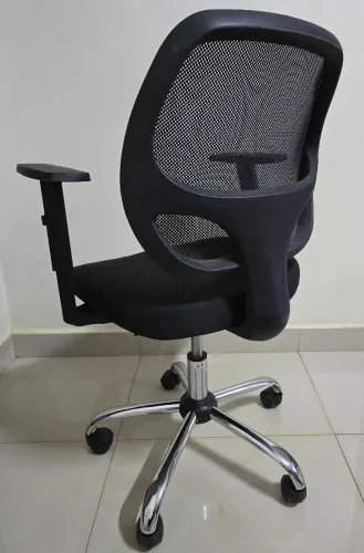 Cadeira Anatômica Tela Mesh Com Regulagem de Altura nos Braços 