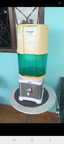 Vendo esse purificador de água vai com vela de carvão ativado não gela água eu entrgo