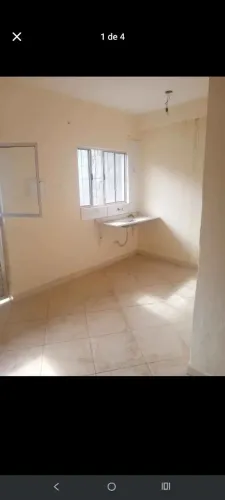 Casa 2 cômodos + banheiro e garagem