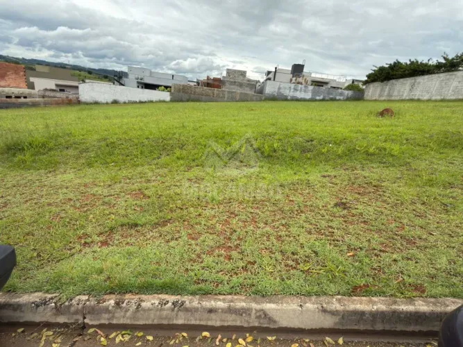 Terreno-À VENDA-Condomínio Sete Lagos-Itatiba-SP