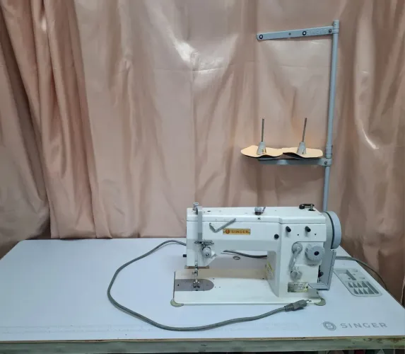MÁQUINA DE COSTURA RETA ZIGUE-ZAGUE