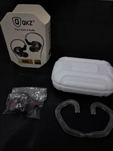 Fone de Ouvido In-Ear QKZ AK6 (Com Estojo) Novo