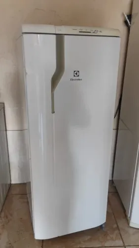 Geladeira Pequena Degelo Pratico Barata! ( Nunca foi consertada) Entrego e testo na hora 