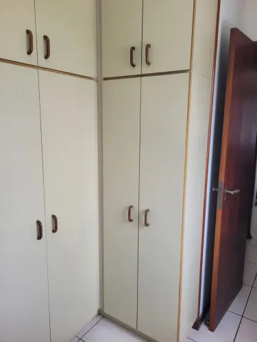 Guarda roupa grande