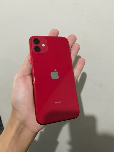 iPhone 11 vermelho 64gb 