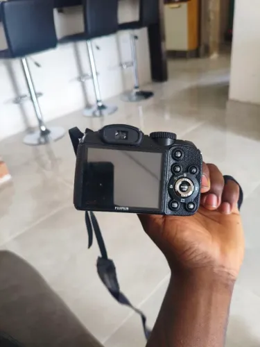 Câmera Fujifilm FinePix S2950 - Zoom 18x