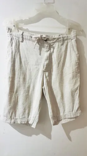 -Bermuda masculina em linho c bolsos Renner tamanho 38-