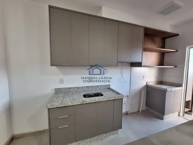 Apartamento com 3 Quarto(s) e 2 banheiro(s) para Alugar, 66 m² por R$ 3000 / Mês