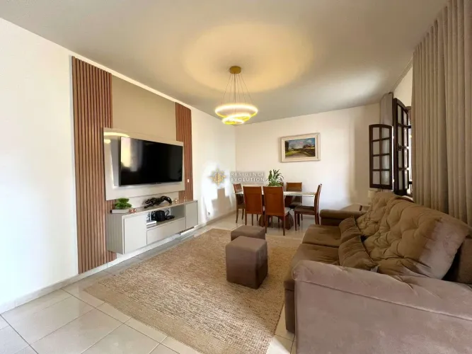 Casa, 6 quartos, 2 suites, 6 vagas