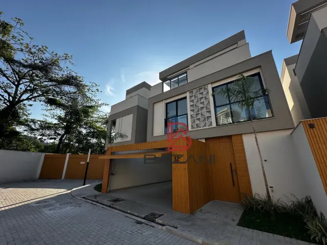 Vendo Casa em Condomínio Impecável - 4 suítes - Barra da Tijuca!