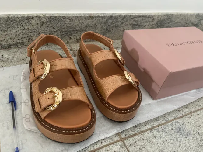 Sandália Flatform Paula Torres